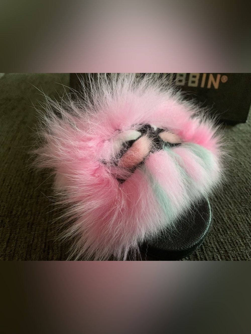 Cape Robbin Mochi-Shi fuzzy pink monster-eye fur slides - Picture 4 of 9